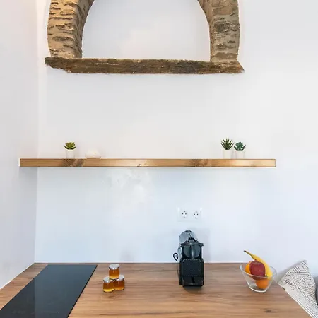 Livadi House Tinos Patitiri بيت للعطل *